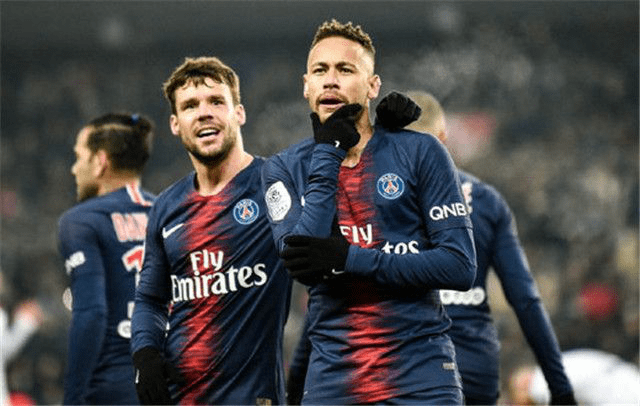  斯特拉斯堡主场爆冷，击败领头羊巴黎圣日耳曼  