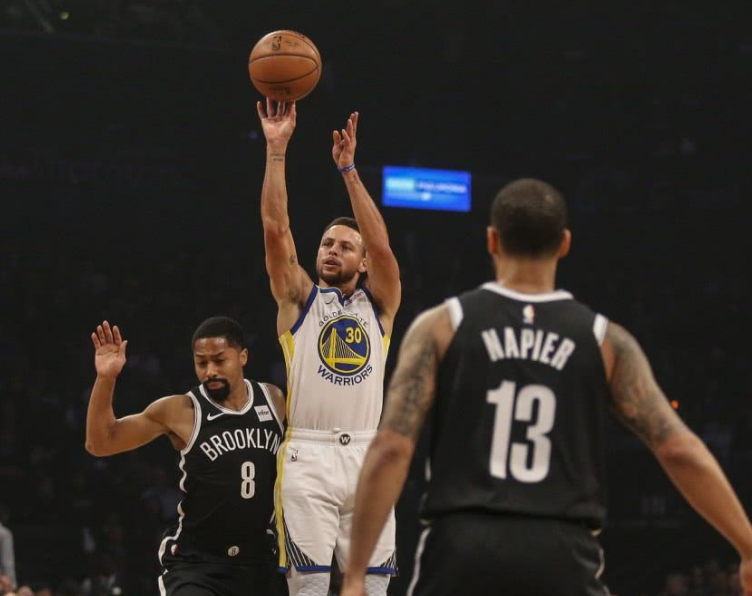  德罗赞中投稳定军心，公牛加时险胜篮网止住颓势